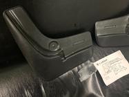 Mercedes Citan 2013–2021 Främre stänkskydd Loker (2 st, gummi) foto 2