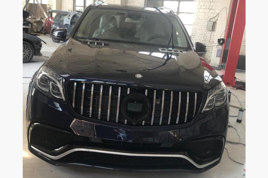 Mercedes GL/GLS-klass X166 2012–2019 Frontgrill GT Panamericana (för GLS) Foto 2