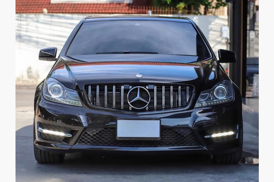 Mercedes C-klass W204 2007–2015 Främre grill GT Panamericana Image