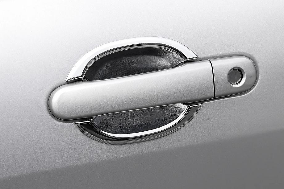 Nissan Tiida 2004–2011 Dörrhandtagsskålar (4 st, plast) Image