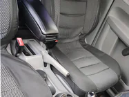 Volkswagen Caddy 2015–2020 Armstöd (monteras i mugghållaren) foto 8