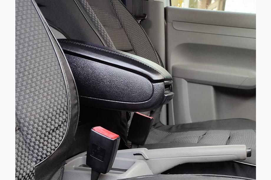 Volkswagen Caddy 2015–2020 Armstöd (monteras i mugghållaren) Svart Image