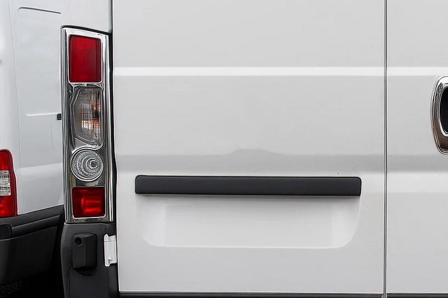 Fiat Ducato 2006–2025 Kromade bakljuslister, raka (2006-2014, 2 st, rostfritt stål) Image