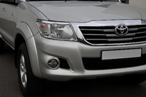 Toyota Hilux 2006–2015 Kromade strålkastarkåpor (2 st, plast) foto 1