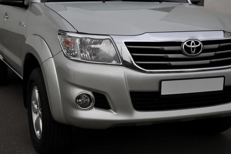 Toyota Hilux 2006–2015 Kromade strålkastarkåpor (2 st, plast) Image