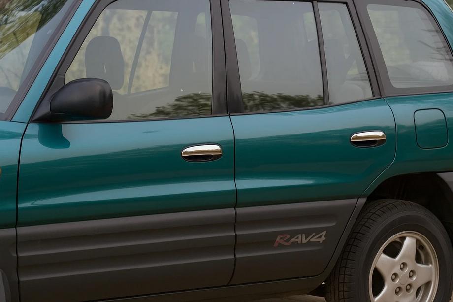 Toyota Rav 4 1996–2001 Kromade handtagskåpor (4 st, plast) Image