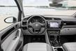 Test av den kompakta minibussen Volkswagen Touran foto 5