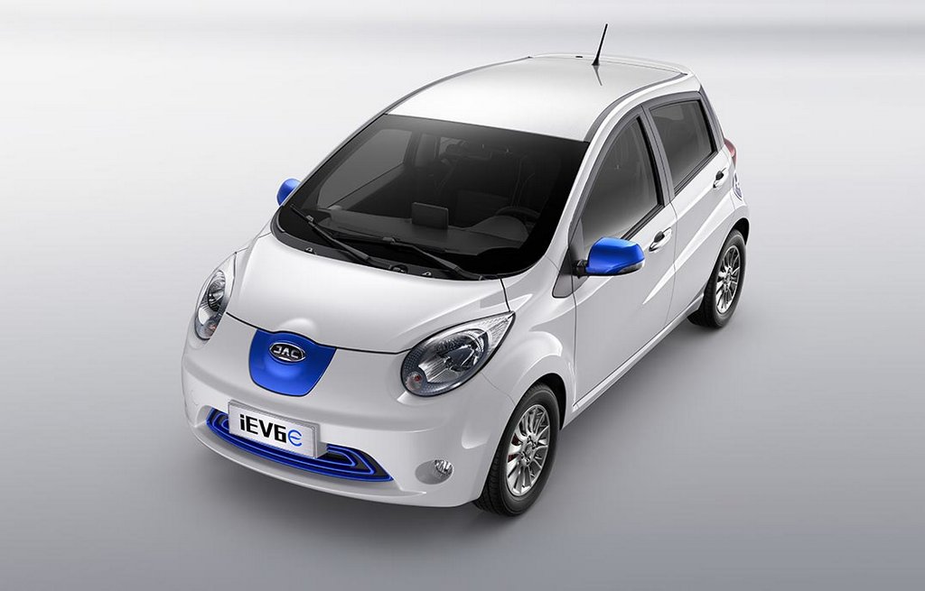 Test av den elektriska kompakta halvkombin JAC iEV6E