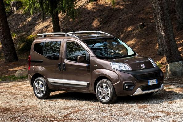 Test av den kompakta minibussen Fiat Qubo