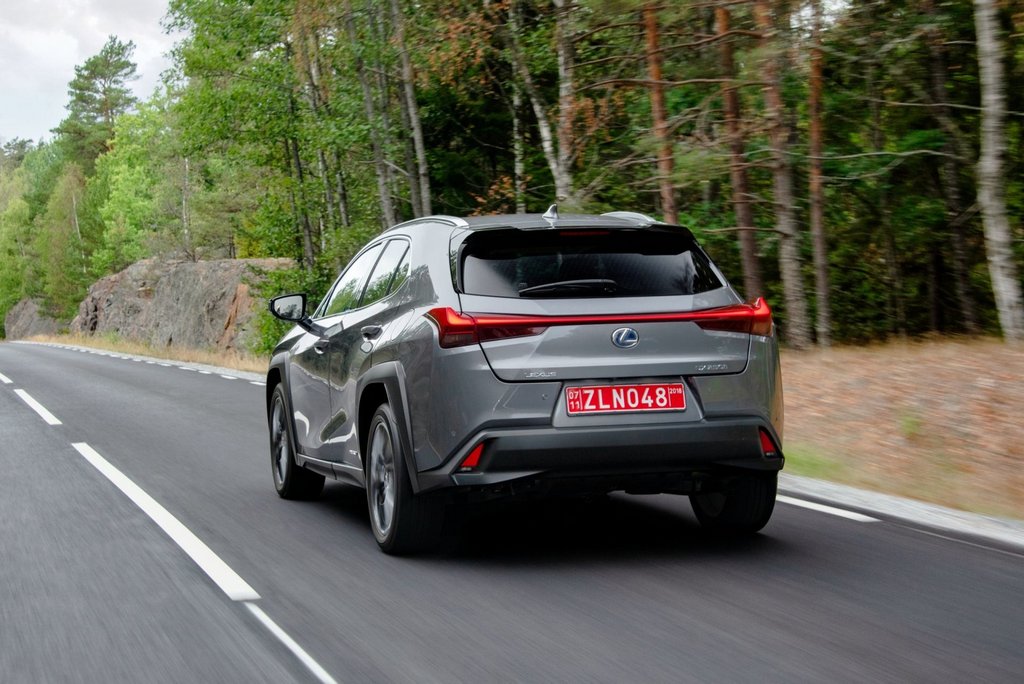 Hybridversion av crossovern Lexus UX 250h