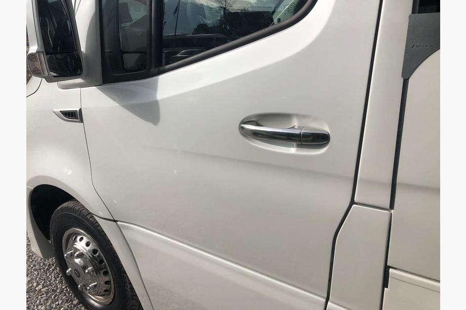 Mercedes Sprinter W907/W910 2018– Dörrhandtagsskydd (rostfritt stål) Foto 2