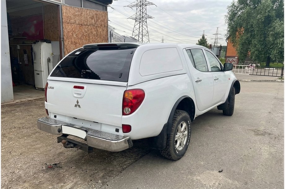 Mitsubishi L200 2006–2015 Flakkåpa (2012-2015) Image