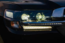 Toyota Land Cruiser 200 2007–2021 Framlyktor 2016+ (Executive) Höger (1 st) foto 7