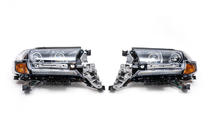 Toyota Land Cruiser 200 2007–2021 Framlyktor 2016+ (Executive) Höger (1 st) foto 11