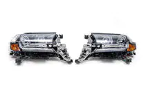 Toyota Land Cruiser 200 2007–2021 Framlyktor 2016+ (Executive) foto 11