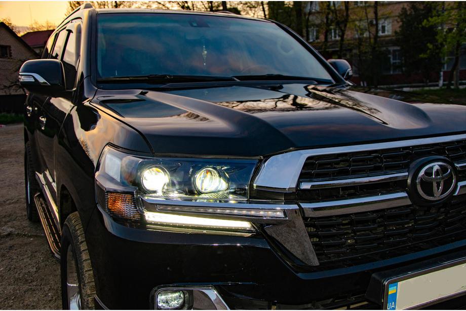 Toyota Land Cruiser 200 2007–2021 Framlyktor 2016+ (Executive) Komplett sats (2 st.) Foto 8