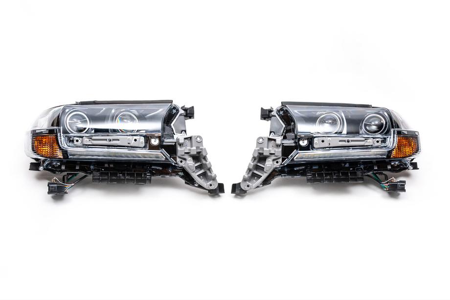 Toyota Land Cruiser 200 2007–2021 Framlyktor 2016+ (Executive) Komplett sats (2 st.) Foto 11