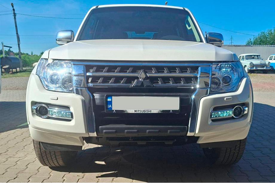 Mitsubishi Pajero Wagon IV 2006–2021 Facelift-kit (främre stötfångare) Image