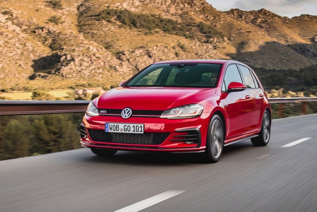 Test av prestandaversionen av halvkombin Volkswagen Golf GTI