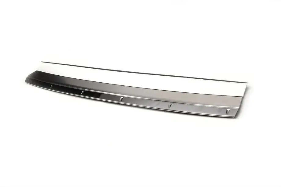 Lexus LX570/450d 2008–2022 Krominsats till bakre stötfångare (2012-2015) Image