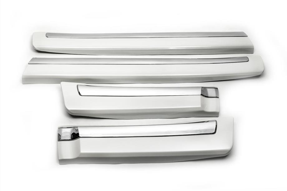 Toyota Land Cruiser 200 2007–2021 Sats dörrlister (2008-2016) Svart färg Foto 4