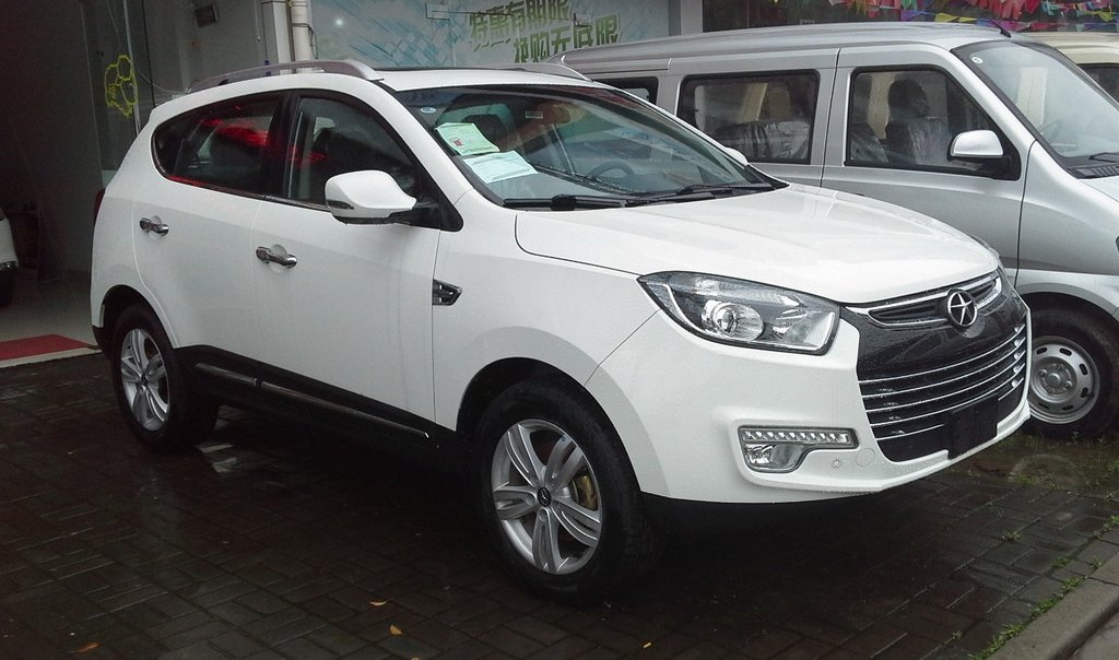 Test av stads-crossovern JAC S5