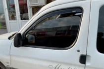 Citroen Berlingo 1996–2008 Insticksmonterade vindavvisare (2 st, HIC) foto 1