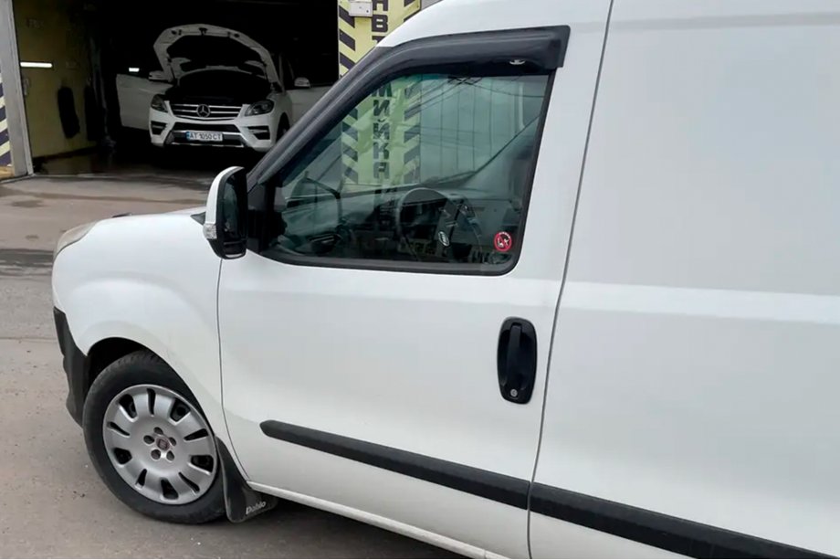Fiat Doblo II 2010–2022 Vindavvisare för sidorutor (2 st, HIC) Image