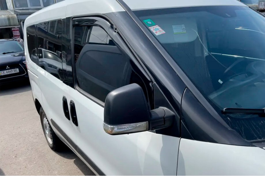 Fiat Doblo II 2010–2022 Insticksmonterade vindavvisare (2 st, HIC) Image