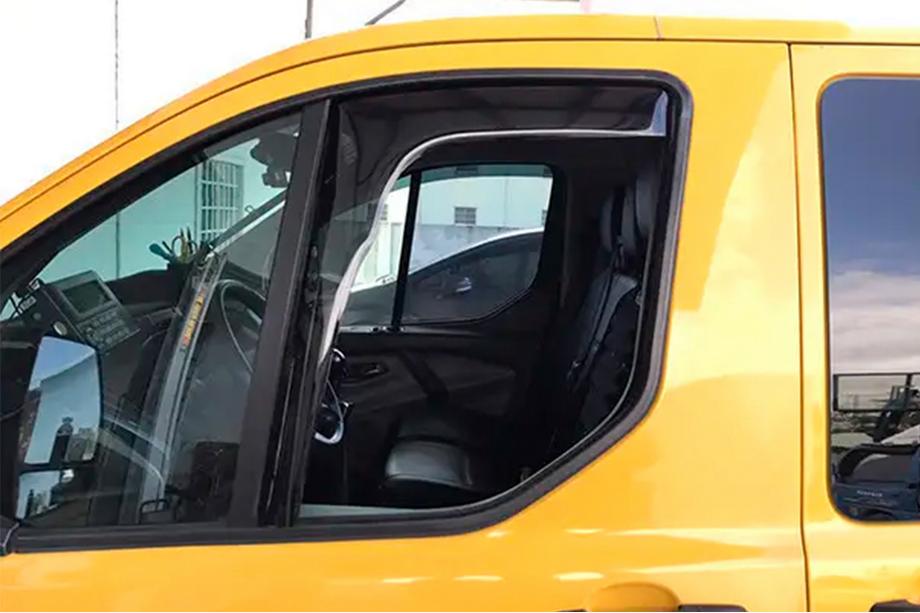 Fiat Ducato 1995–2006 Insticksmonterade vindavvisare (2 st, HIC) Image