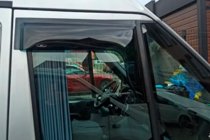 Ford Transit 2000–2014 Vindavvisare för sidorutor (2 st, HIC) foto 1