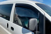 Hyundai H200, H1, Starex 1998–2007 Vindavvisare för sidorutor (2 st, HIC) foto 2