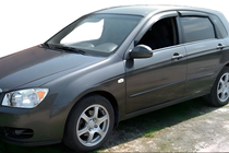 Kia Cerato 1 2004–2009 Vindavvisare SD (4 st, HIC) foto 1