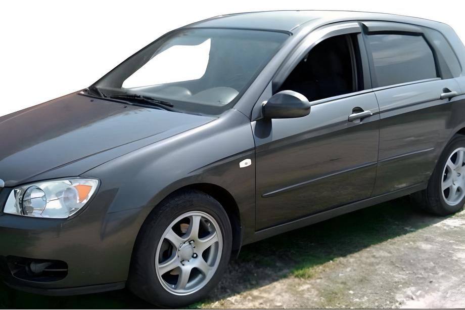 Kia Cerato 1 2004–2009 Vindavvisare SD (4 st, HIC) Image