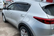 Kia Sportage 2015–2021 Vindavvisare för sidorutor (4 st, HIC) foto 2