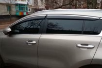 Kia Sportage 2015–2021 Vindavvisare med kromlist (4 st, HIC) foto 1