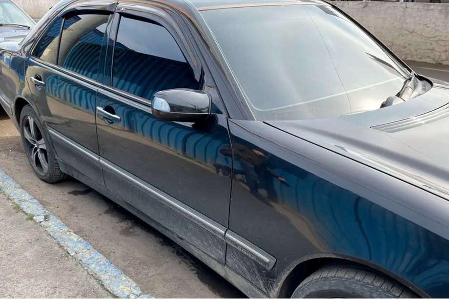 Mercedes E-class W210 1995–2002 Vindavvisare SD (4 st, HIC) Image