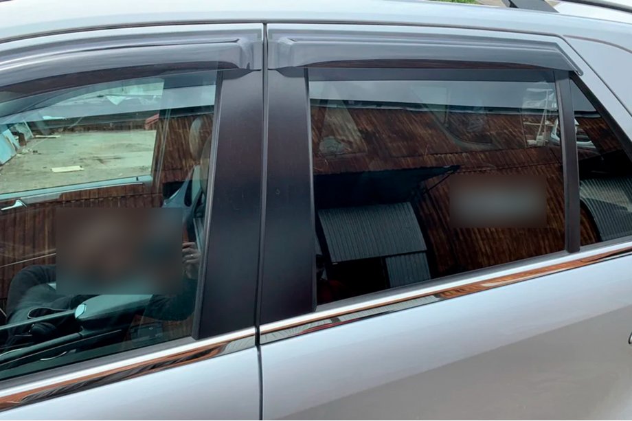 Mercedes ML W164 2005–2011 Vindavvisare för sidorutor (4 st, HIC) Foto 13
