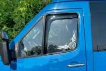 Mercedes Sprinter W901/902/903/904/905 1995–2006 Insticksmonterade vindavvisare (2 st, HIC) foto 2