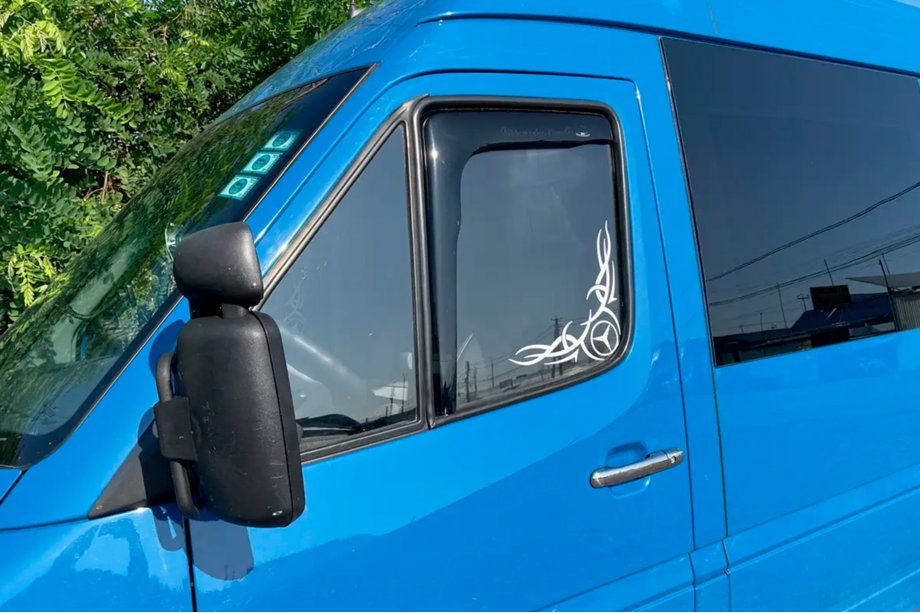 Mercedes Sprinter W901/902/903/904/905 1995–2006 Insticksmonterade vindavvisare (2 st, HIC) Image