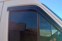 Mercedes Sprinter W901/902/903/904/905 1995–2006 Vindavvisare för sidorutor (2 st, HIC) foto 6