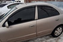 Nissan Almera N16 2000–2006 Vindavvisare SD (4 st, HIC) foto 1
