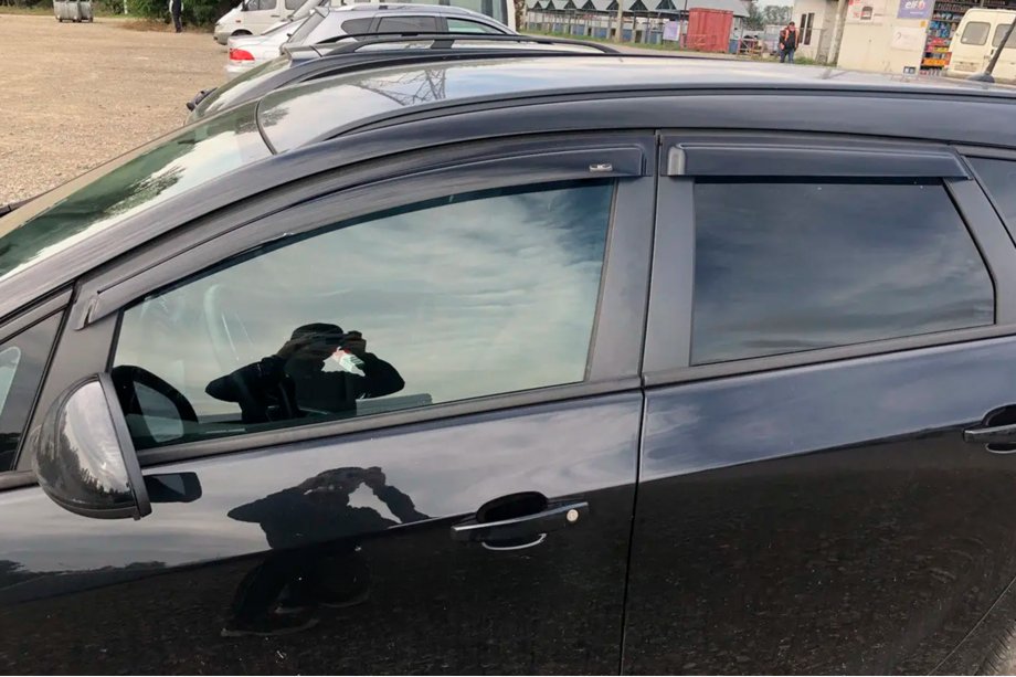 Opel Astra J 2009–2015 Vindavvisare för sidorutor HB (4 st, HIC) Foto 7