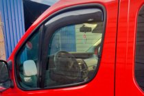 Opel Movano 2004–2010 Insticksmonterade vindavvisare (2 st, HIC) foto 2