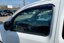 Renault Kangoo 2008–2020 Vindavvisare för sidorutor (2 st, HIC) foto 2