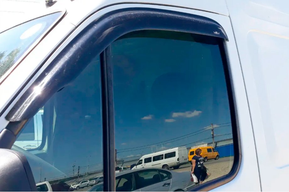Renault Master 1998–2010 Vindavvisare för sidorutor (2 st, HIC) Foto 1