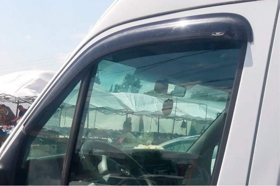 Renault Master 1998–2010 Vindavvisare för sidorutor (2 st, HIC) Foto 3