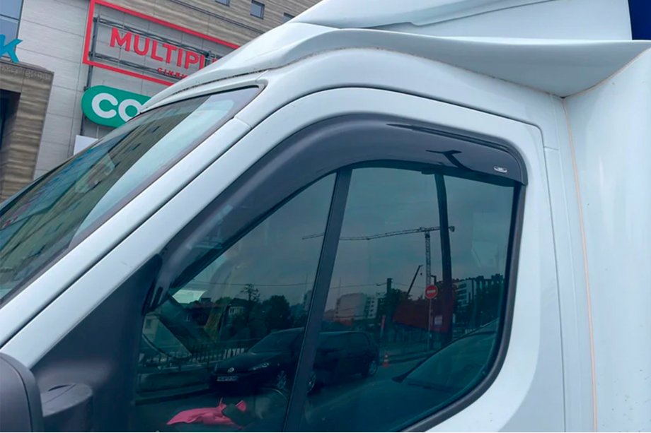 Renault Master 2011–2023 Vindavvisare för sidorutor (2 st, HIC) Image