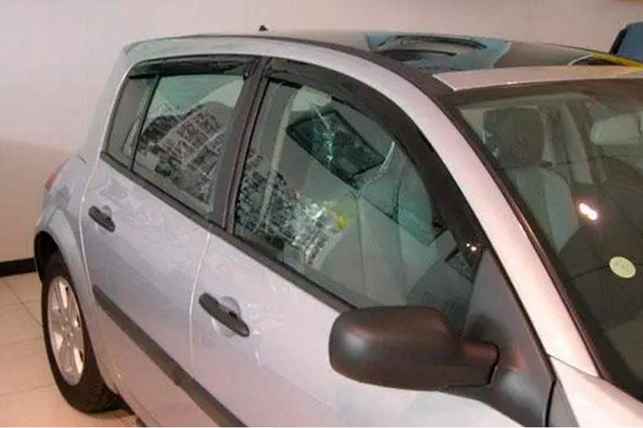Renault Megane II 2004–2009 Vindavvisare för sidorutor HB (4 st, HIC) Image