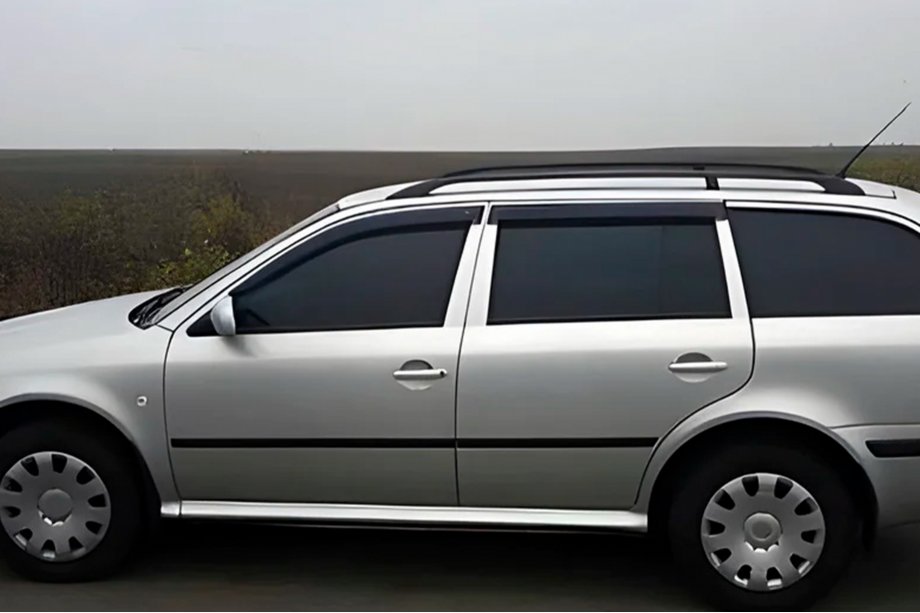 Skoda Octavia I Tour A4 1996–2010 Vindavvisare SW (4 st, HIC) Foto 10